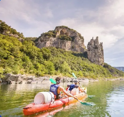 Canoeing on the Ardèche with Loulou Bateaux