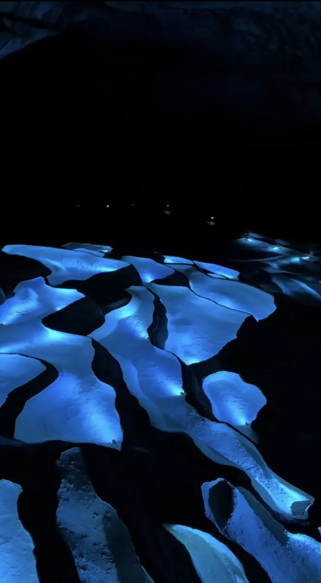 Grotte illuminée