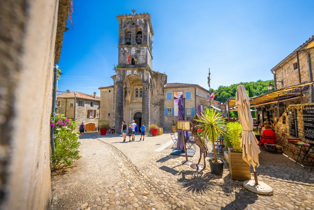 Villages, alleys and terraces